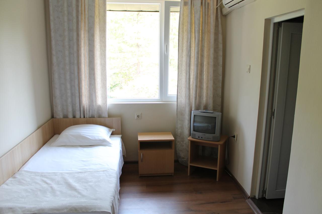 Hotel Orbita Sjumen Eksteriør bilde